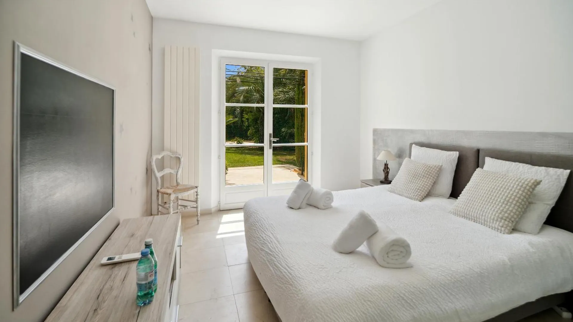 Grande Villa St-Tropez Avec Piscine Chauffee Gassin