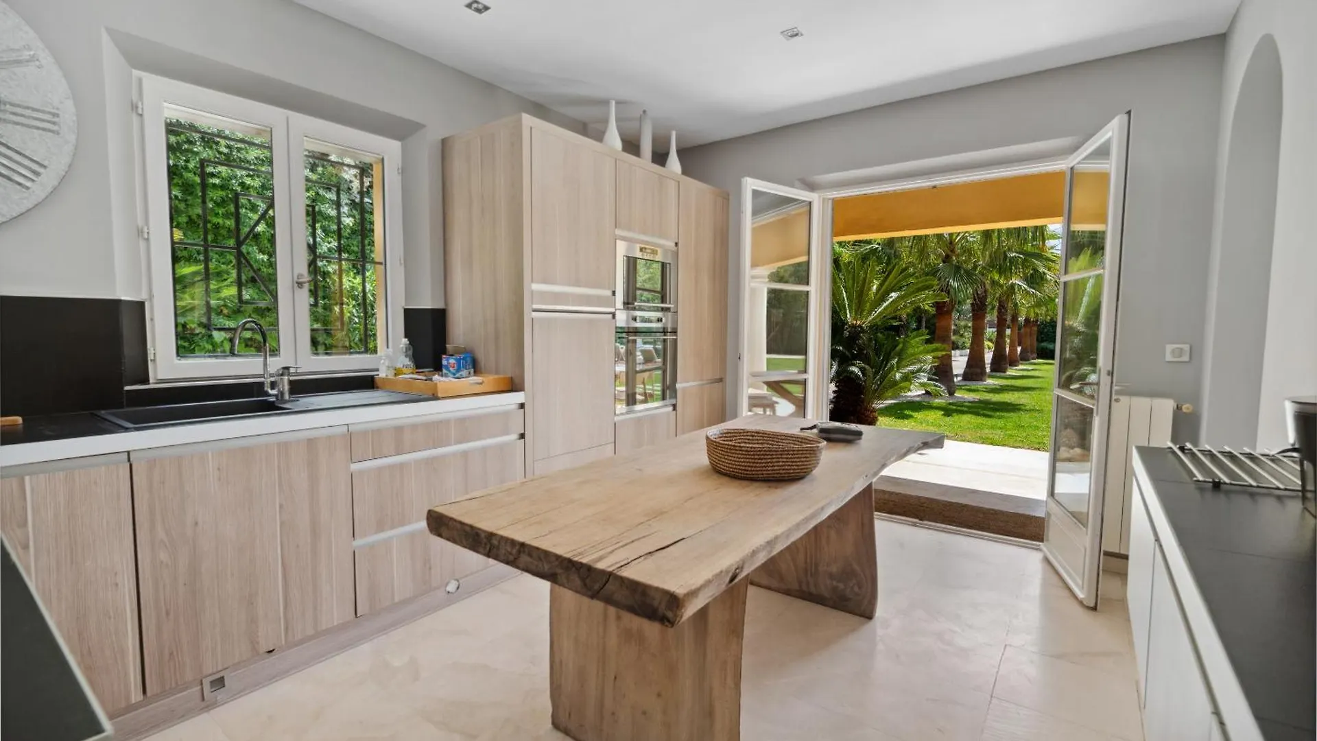 Grande Villa St-Tropez Avec Piscine Chauffee Gassin